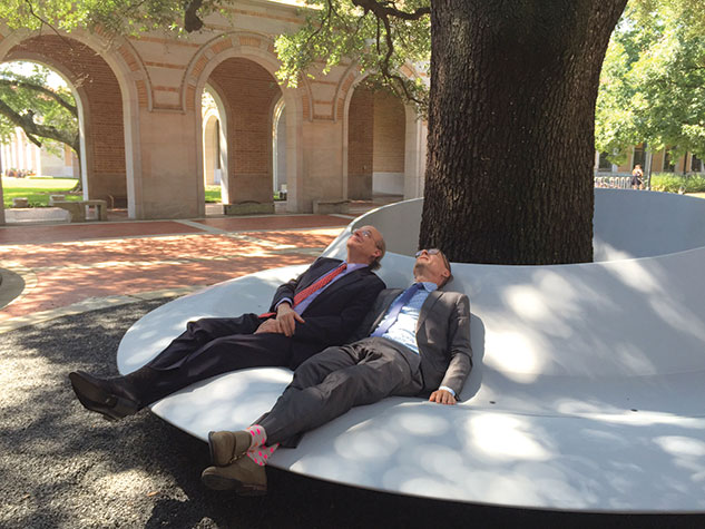 David Leebron and Charles Renfro ’89 kick back on the SI and Susie Morris Lounge. Photo by Tami Lynn Andrew
